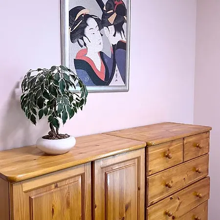 Center Budget Inside Free Parking Self Check-in Free Streaming Ac Balcony