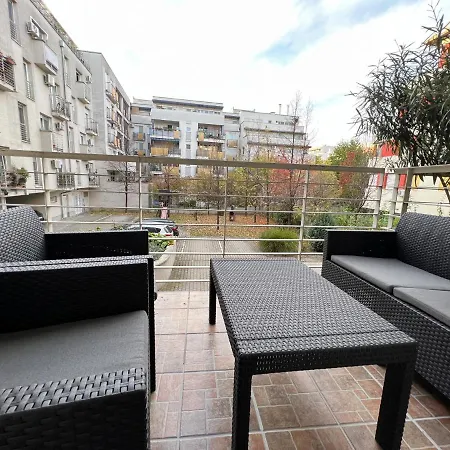 Center Budget Inside Free Parking Self Check-in Free Streaming Ac Balcony Appartement *