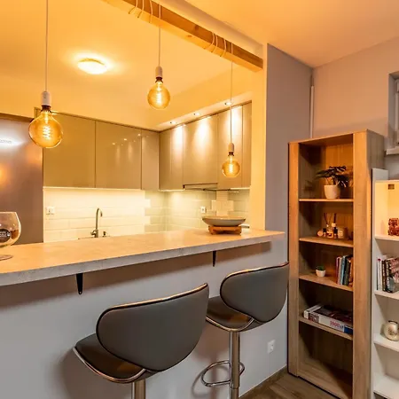 Center Budget Inside Free Parking Self Check-in Free Streaming Ac Balcony בודפשט