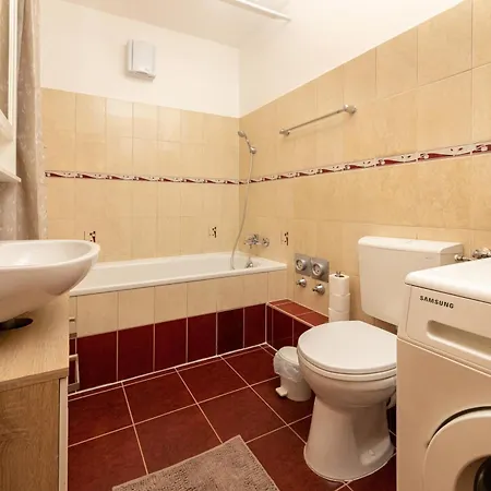 דירה Center Budget Inside Free Parking Self Check-in Free Streaming Ac Balcony *