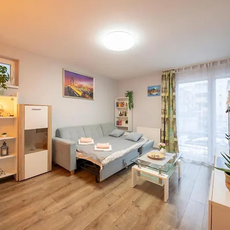 Center Budget Inside Free Parking Self Check-in Free Streaming Ac Balcony דירה